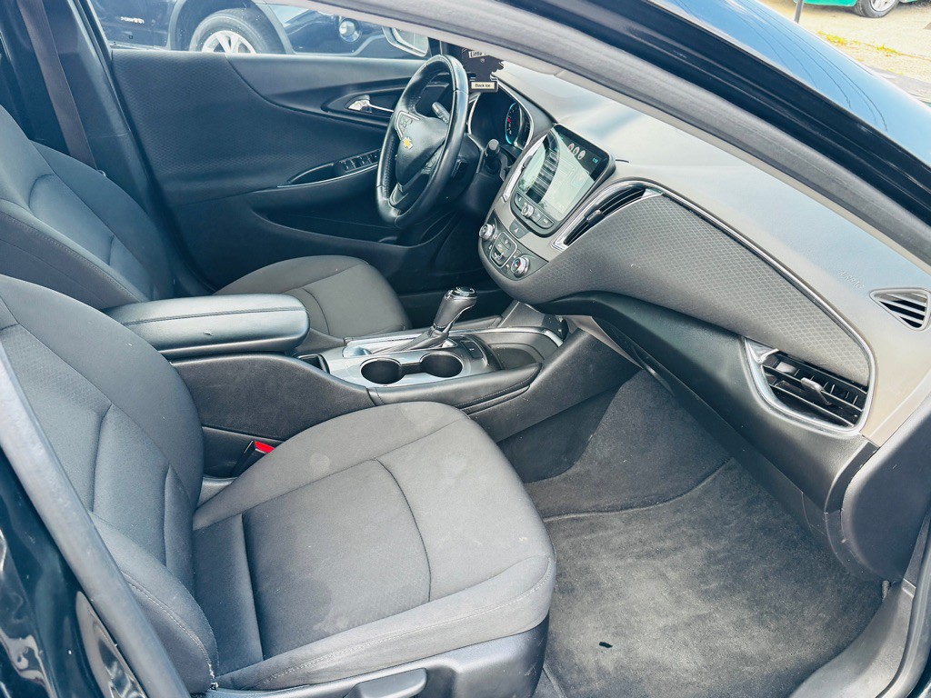 2016 Chevrolet Malibu Image 13