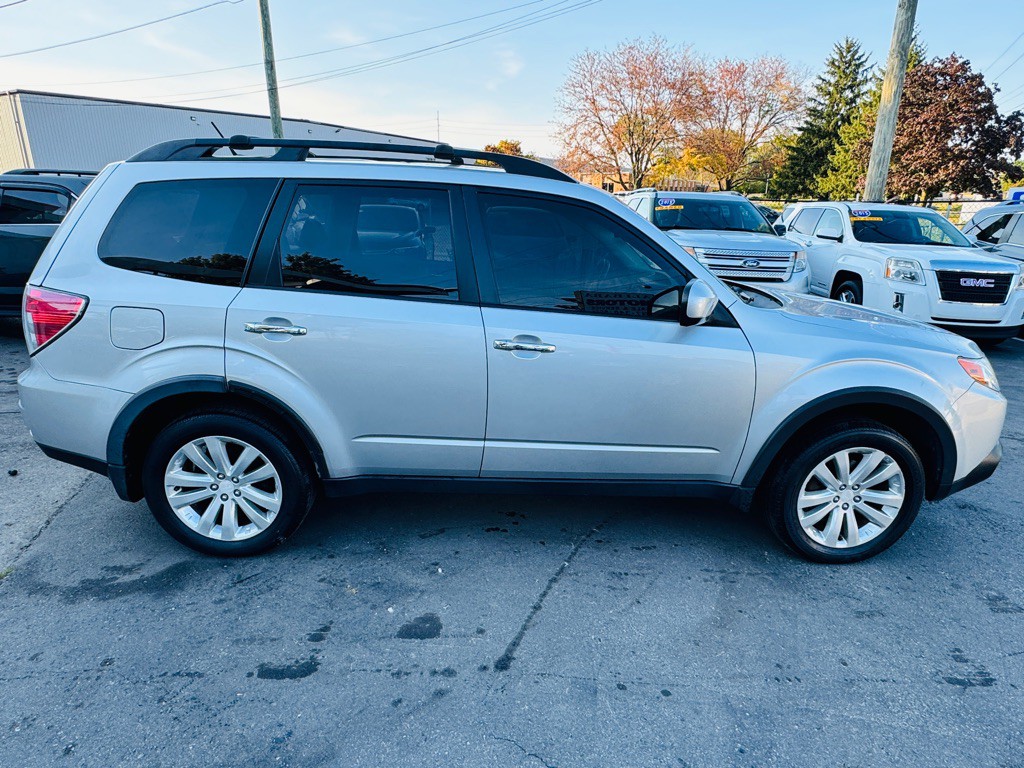 2011 Subaru Forester Image 6