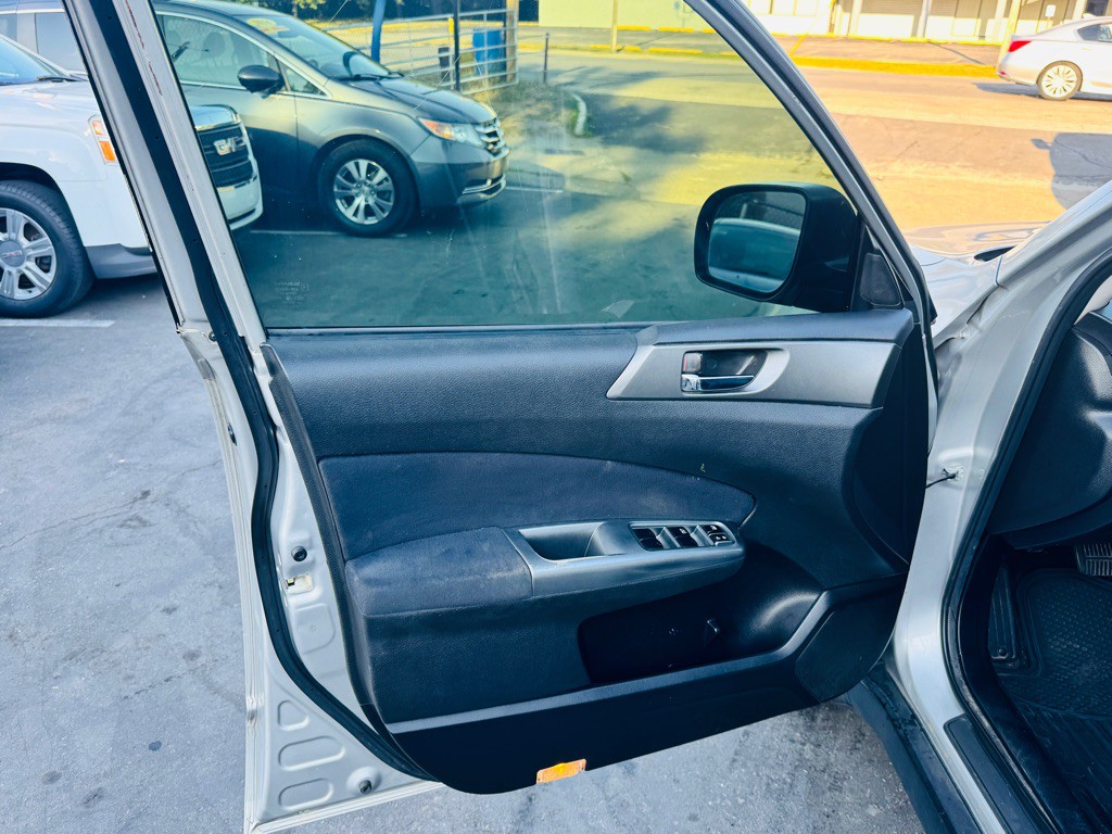 2011 Subaru Forester Image 9