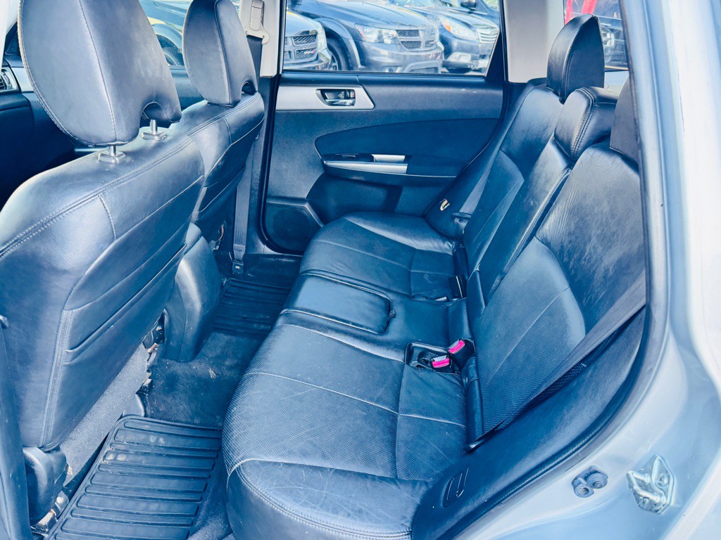 2011 Subaru Forester Image 11