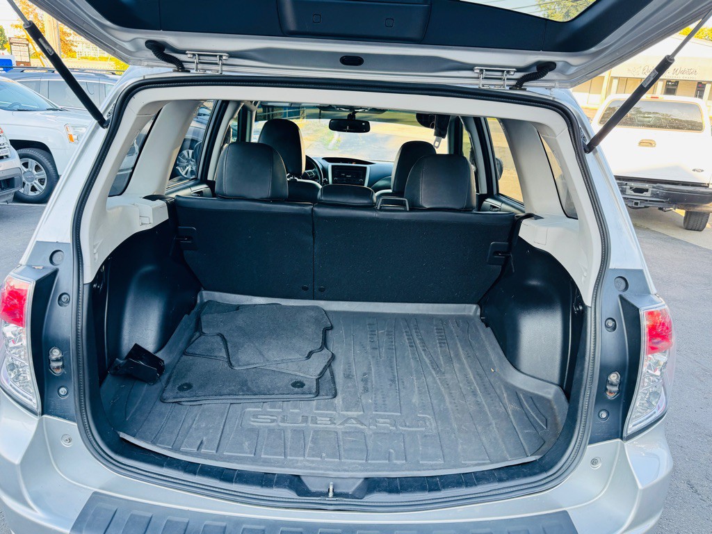 2011 Subaru Forester Image 12