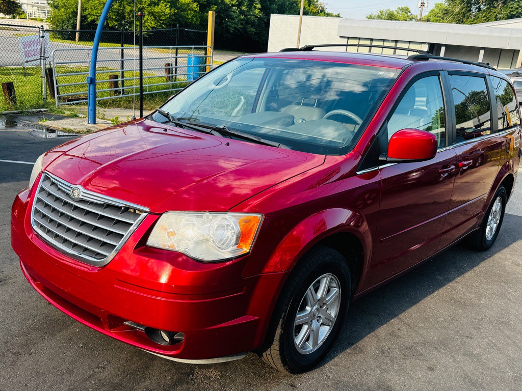 2008 Chrysler Town & Country Image 10