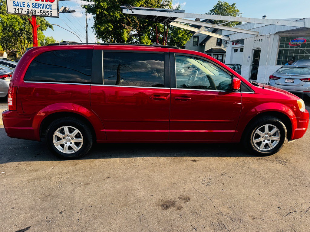2008 Chrysler Town & Country Image 15
