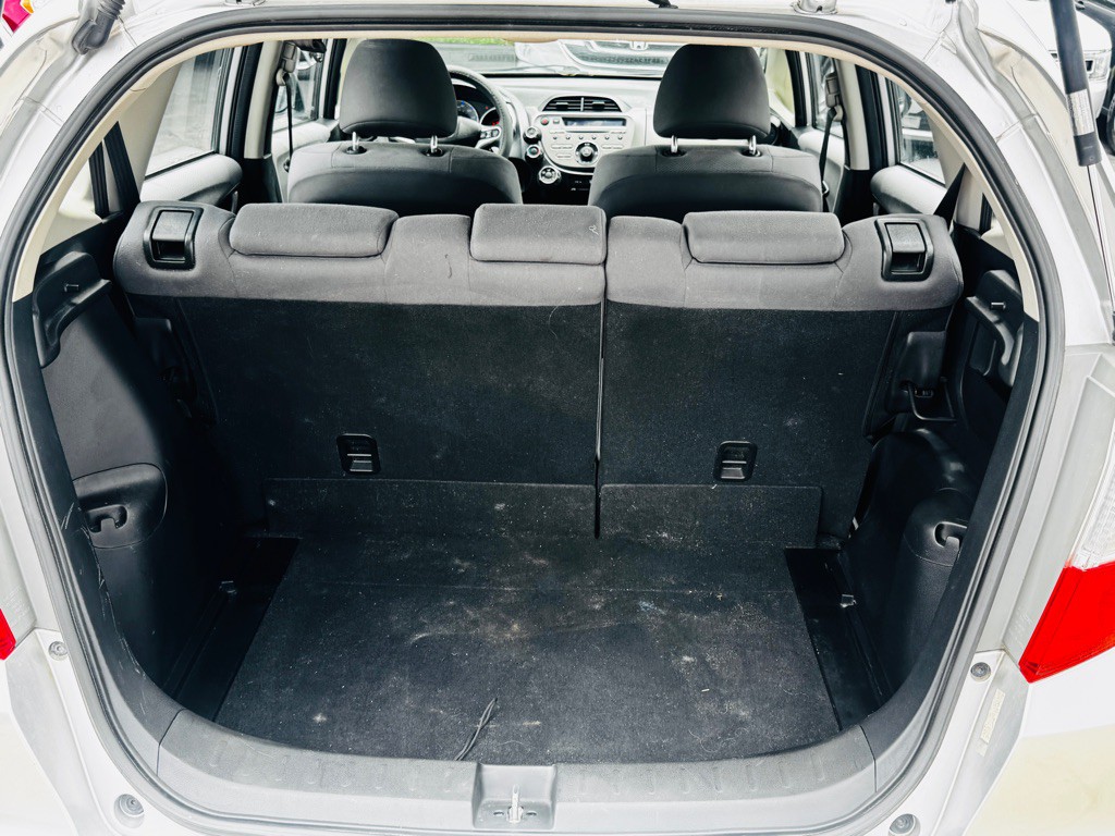 2013 Honda Fit Image 17