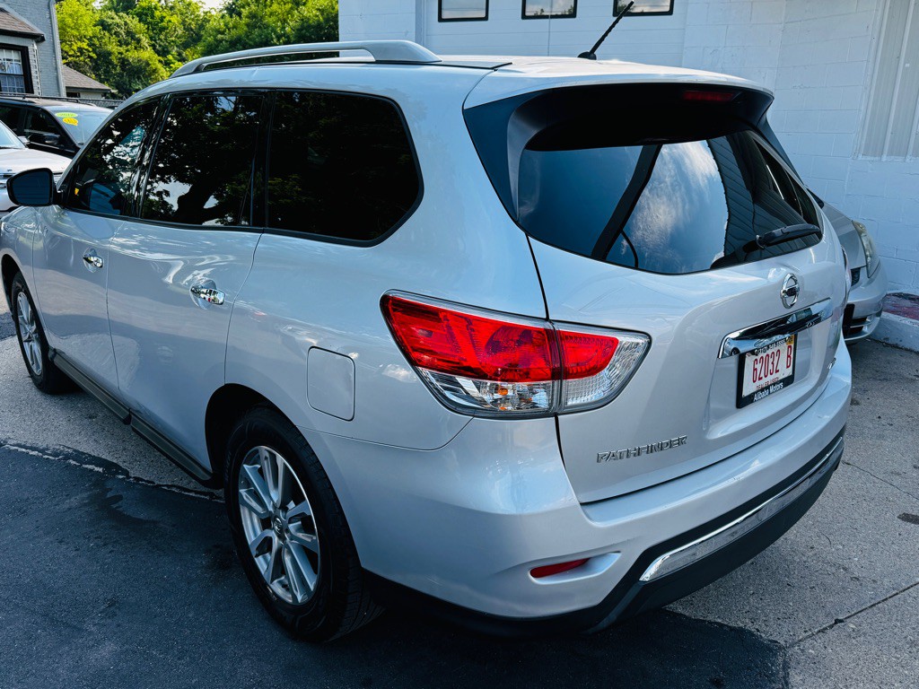 2016 Nissan Pathfinder Image 4