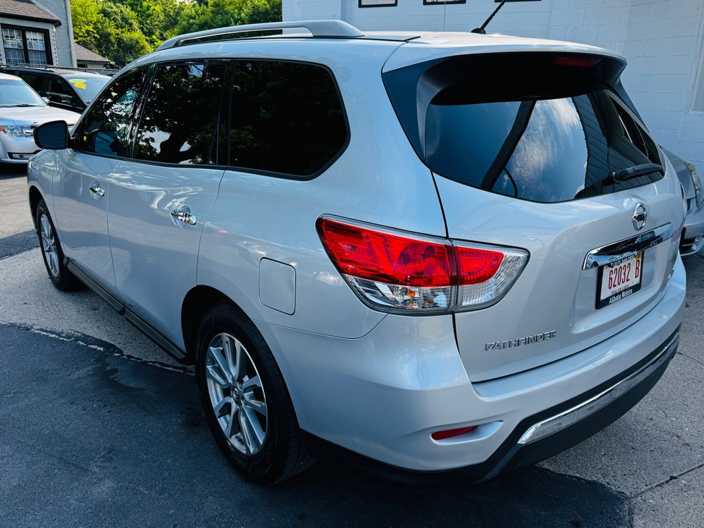 2016 Nissan Pathfinder Image 6
