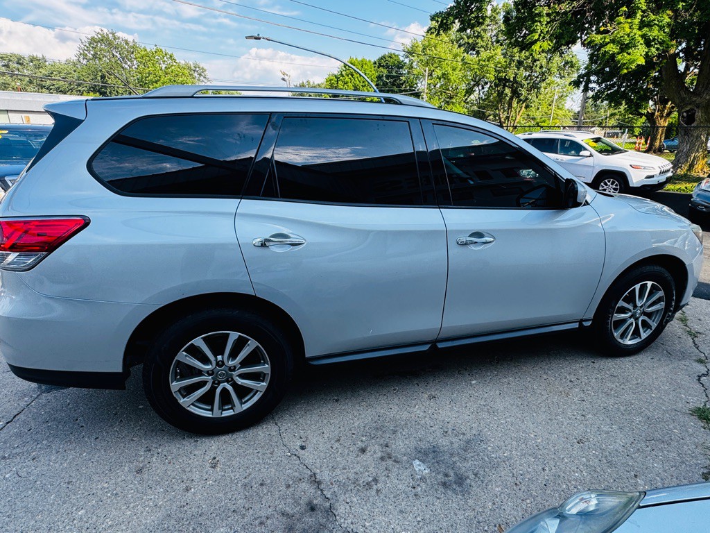 2016 Nissan Pathfinder Image 8