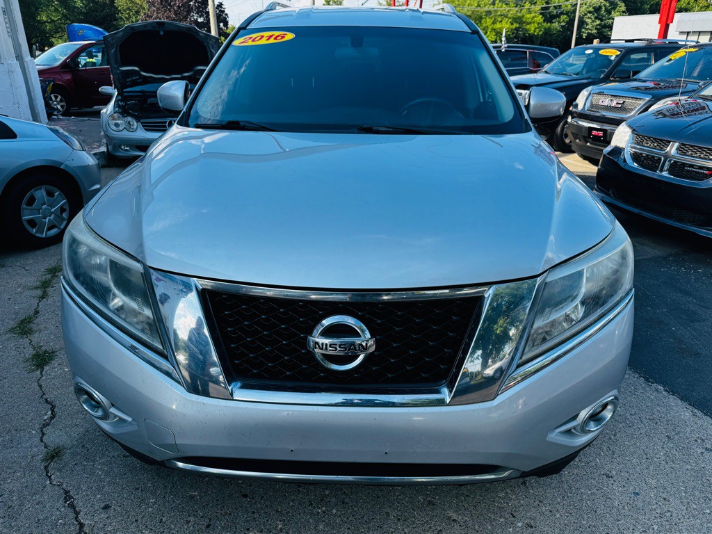 2016 Nissan Pathfinder Image 9