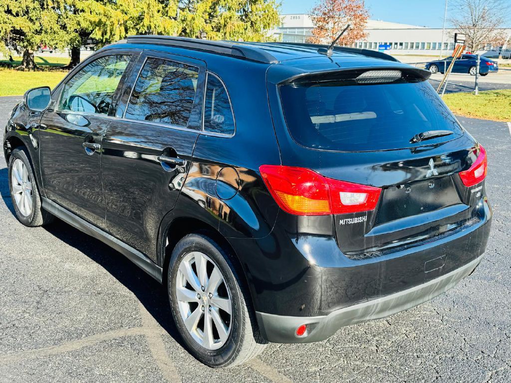 2015 Mitsubishi Outlander Image 3