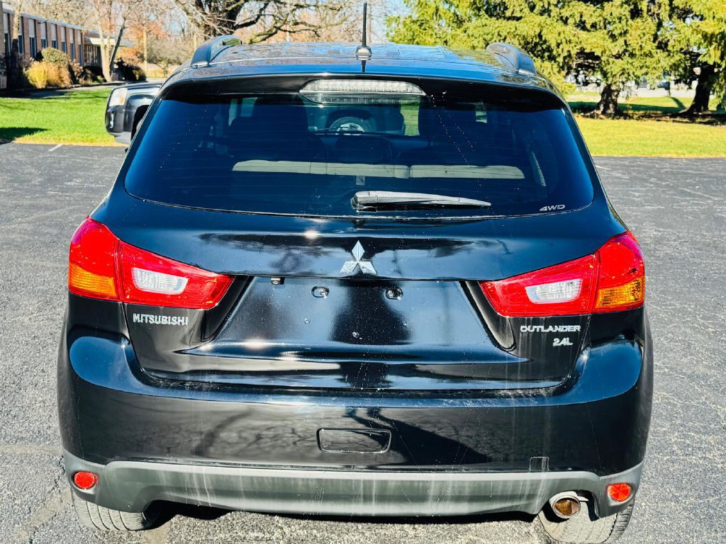 2015 Mitsubishi Outlander Image 4