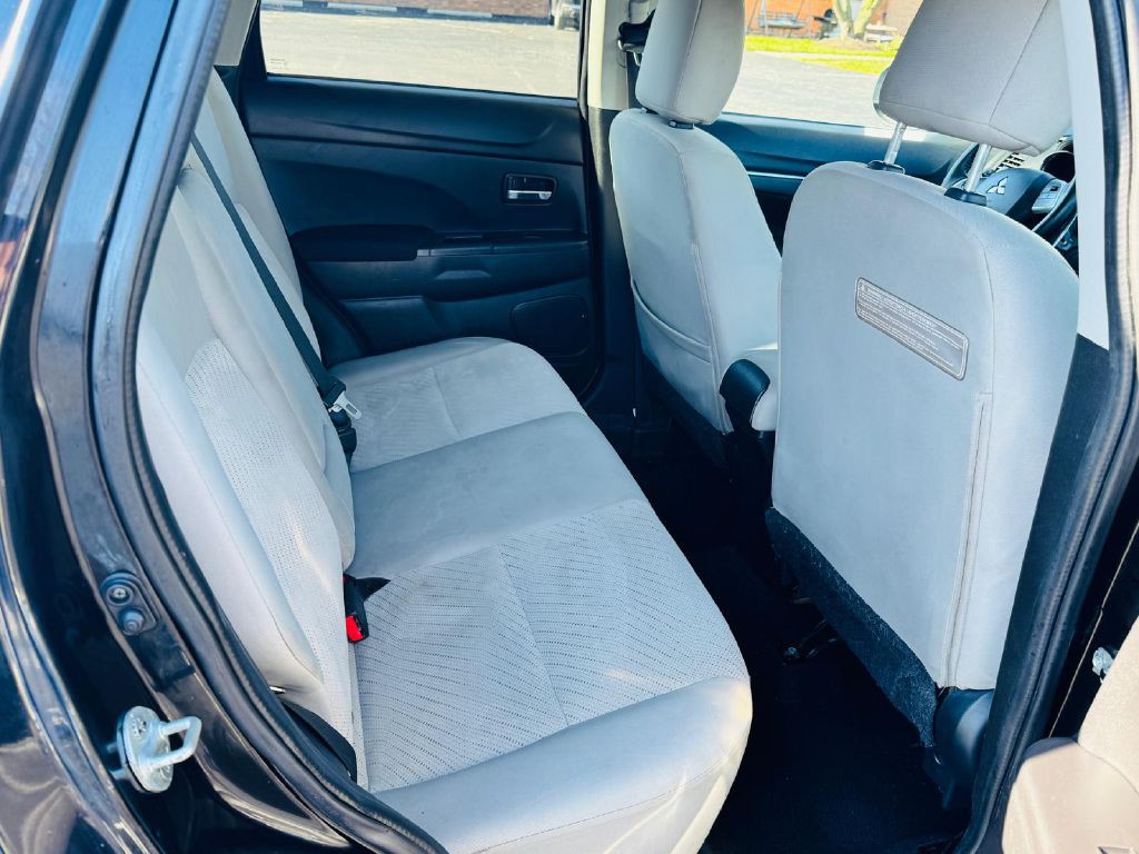 2015 Mitsubishi Outlander Image 13