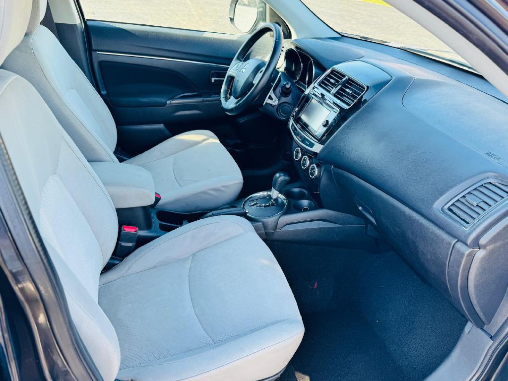 2015 Mitsubishi Outlander Image 14