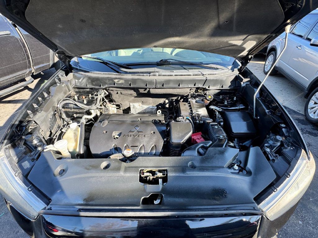 2015 Mitsubishi Outlander Image 18