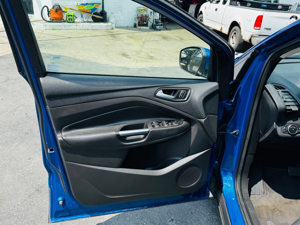 2017 Ford Escape Image 9