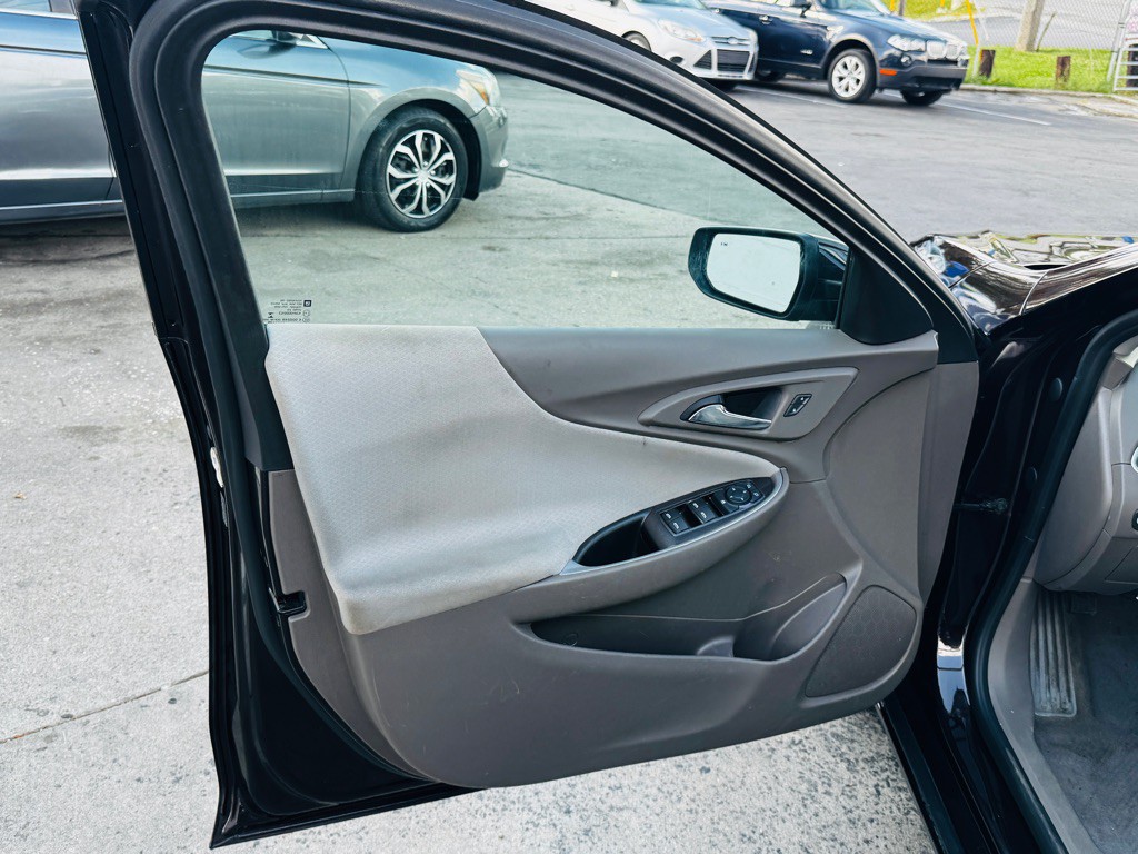 2020 Chevrolet Malibu Image 17