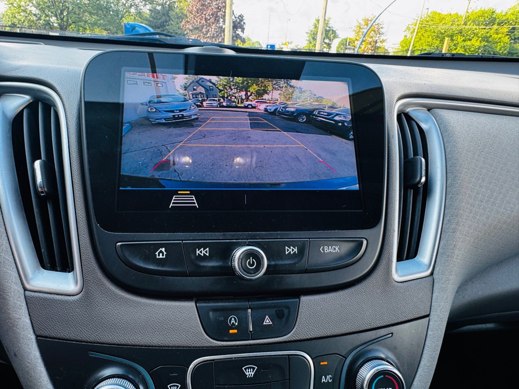 2020 Chevrolet Malibu Image 25
