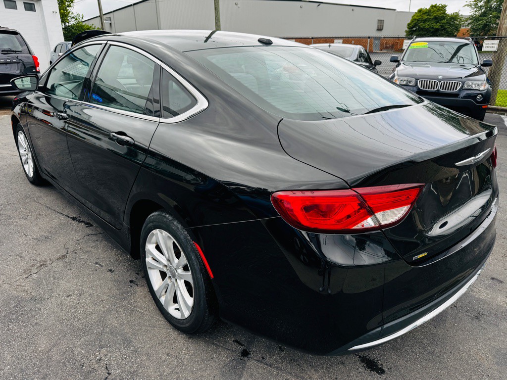 2015 Chrysler 200 Image 7