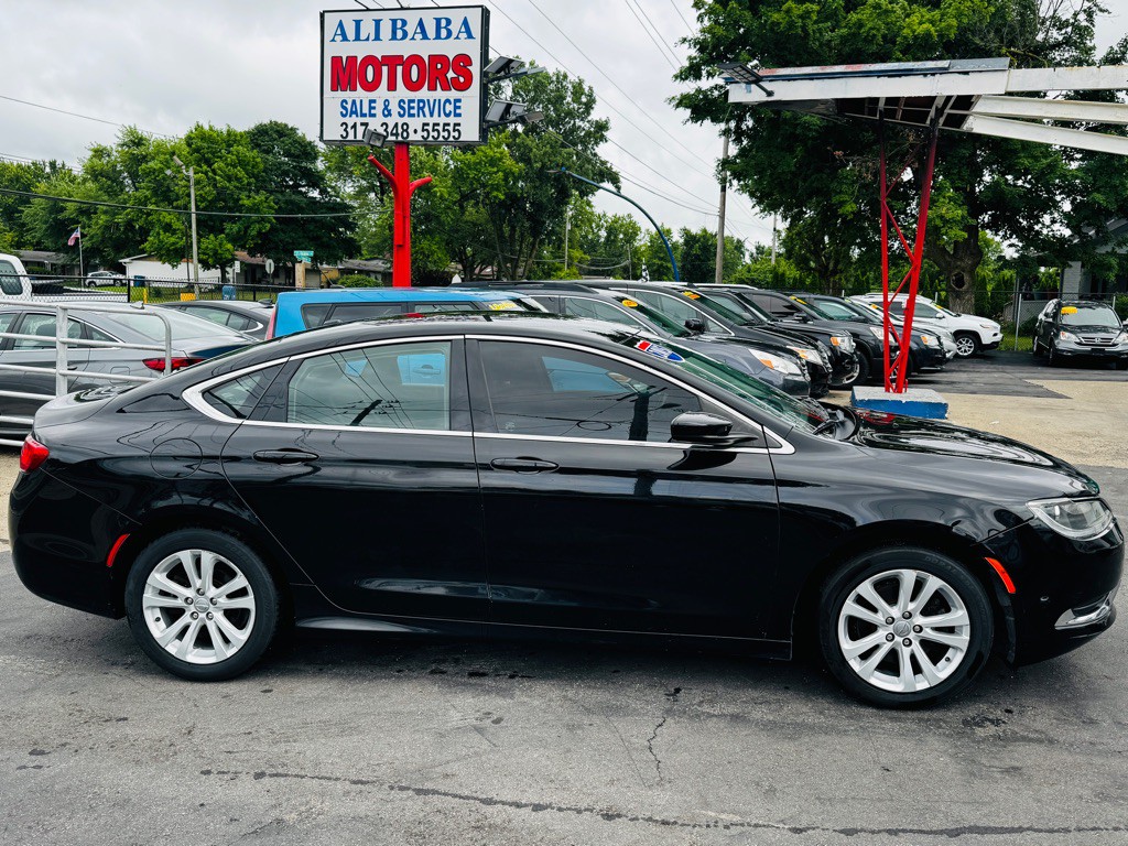 2015 Chrysler 200 Image 10