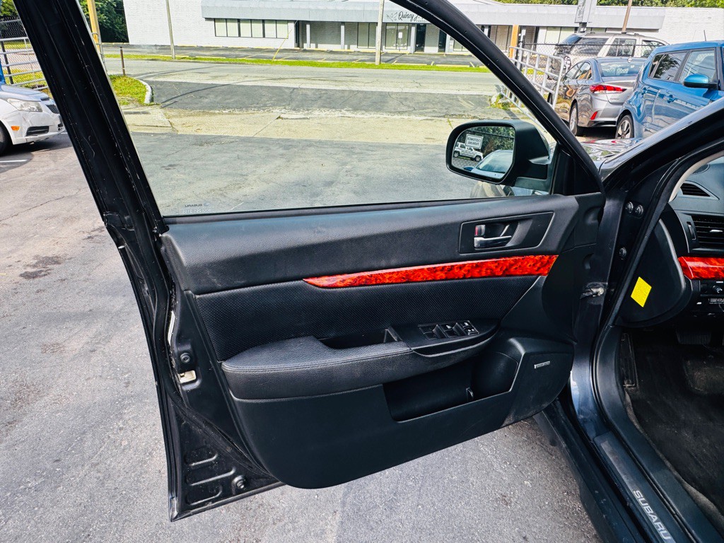 2012 Subaru Outback Image 9