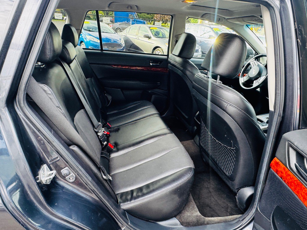 2012 Subaru Outback Image 13