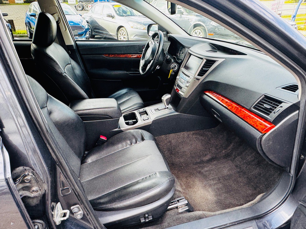 2012 Subaru Outback Image 14