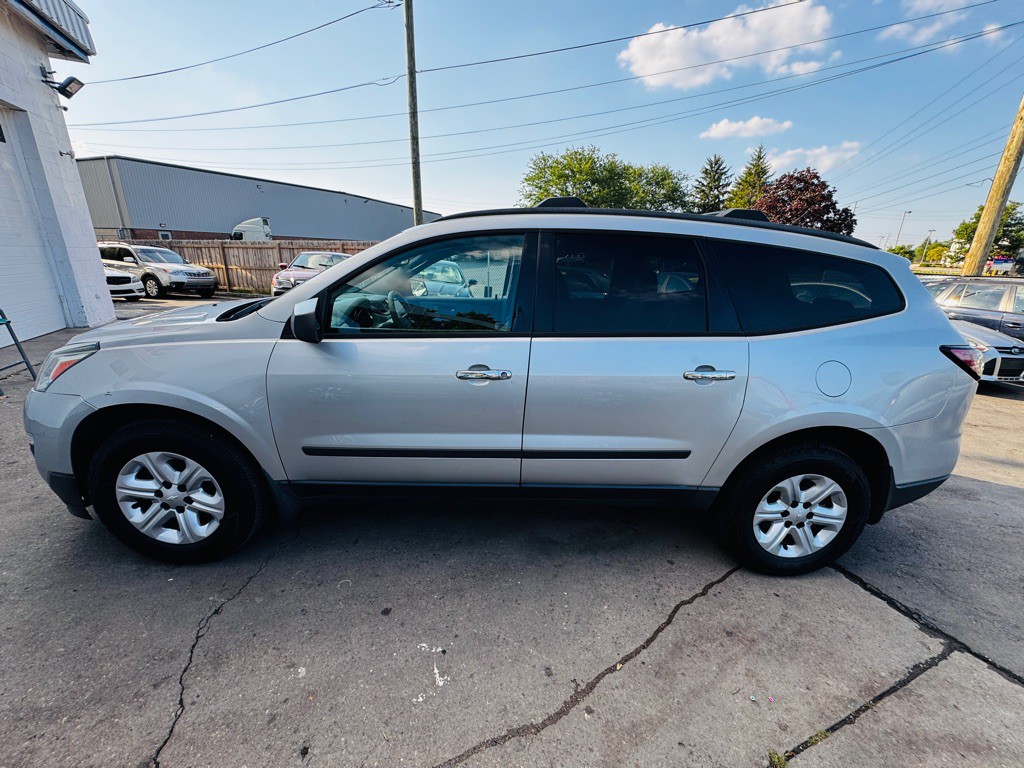 2013 Chevrolet Traverse Image 3