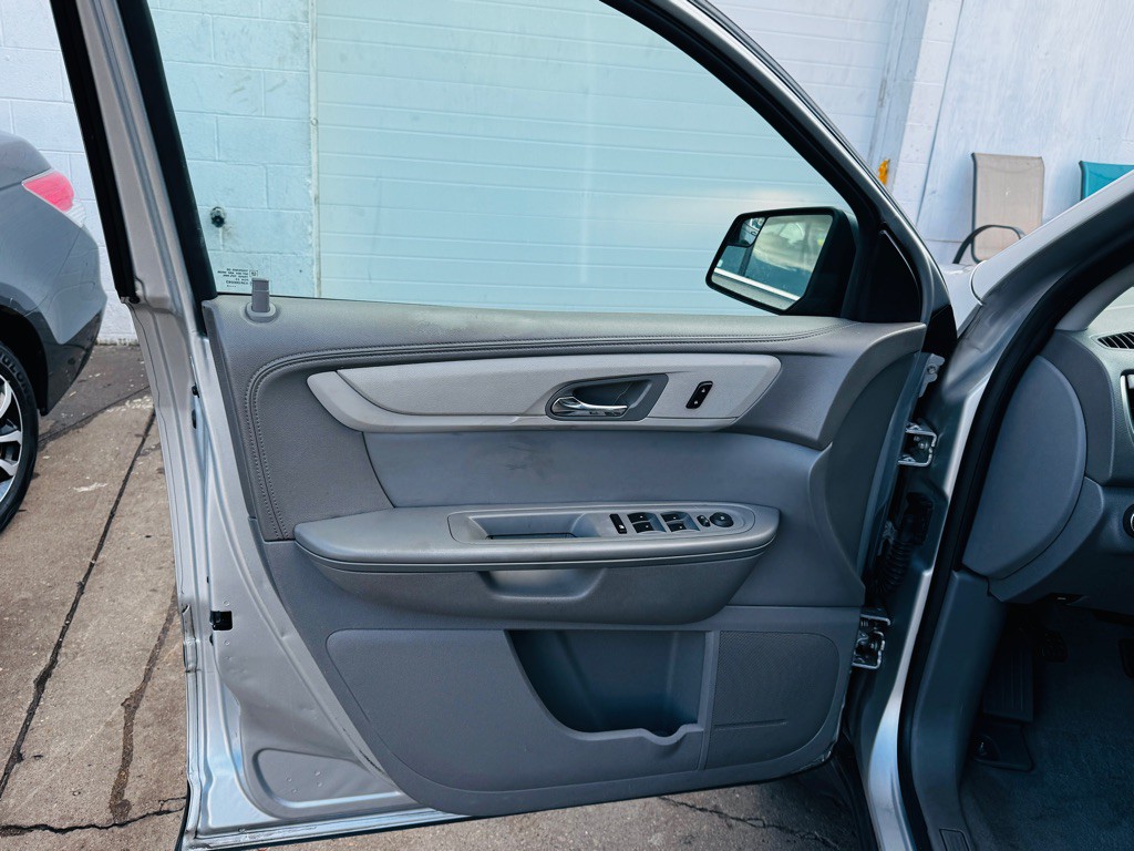 2013 Chevrolet Traverse Image 11