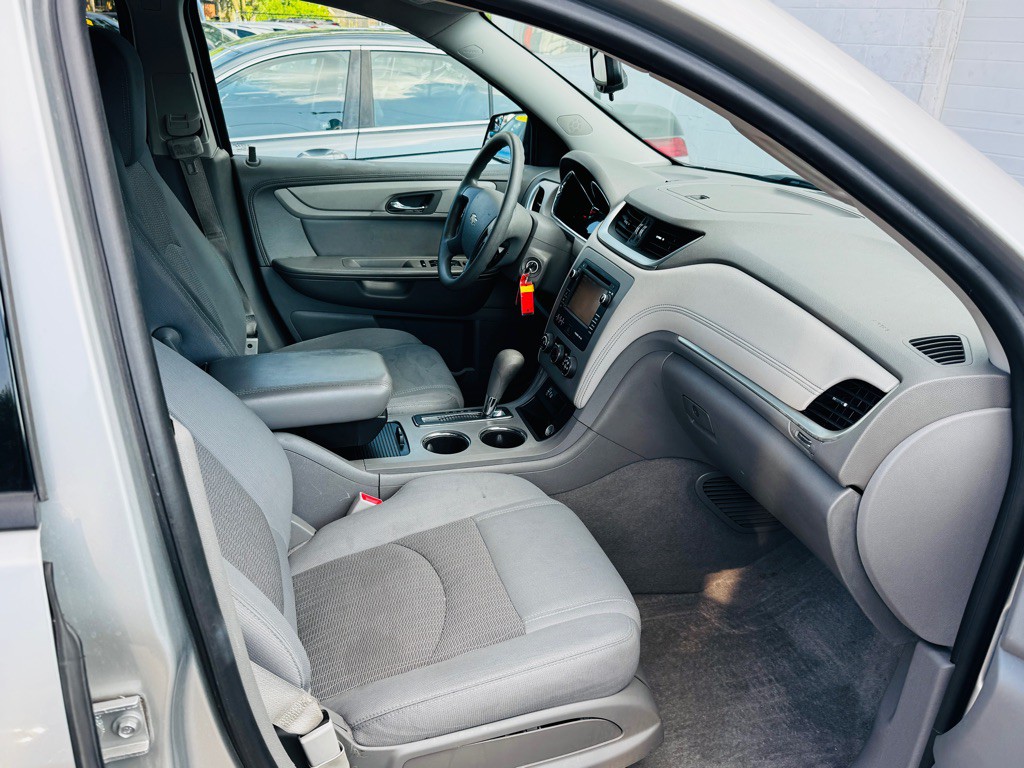 2013 Chevrolet Traverse Image 17