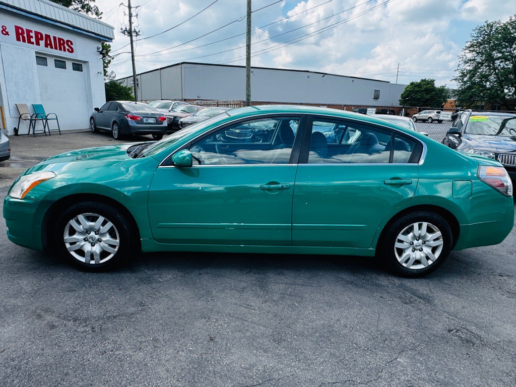 2011 Nissan Altima Image 2