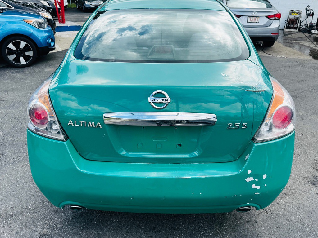 2011 Nissan Altima Image 4