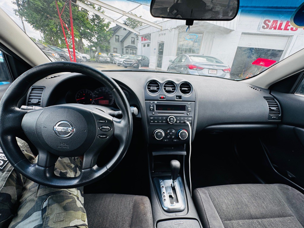 2011 Nissan Altima Image 17
