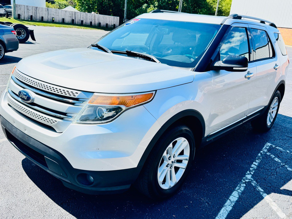 2015 Ford Explorer Image 2
