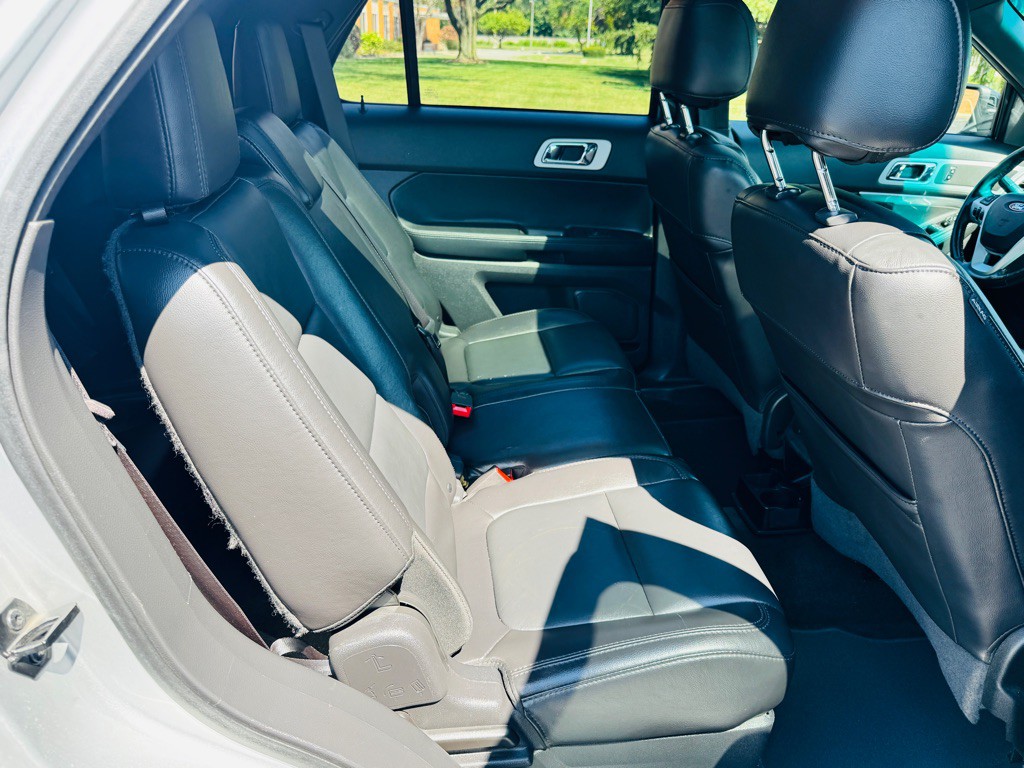 2015 Ford Explorer Image 15