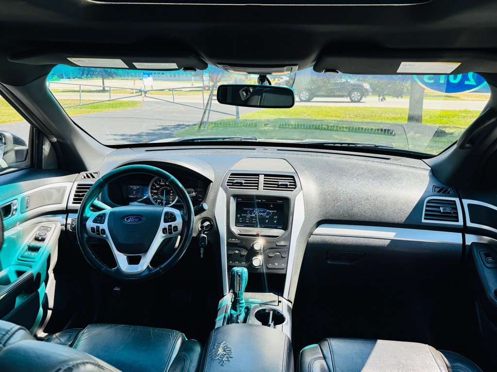 2015 Ford Explorer Image 17