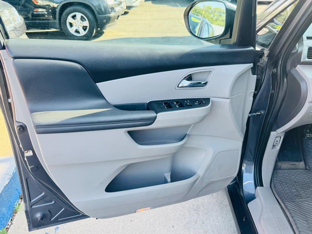 2016 Honda Odyssey Image 9