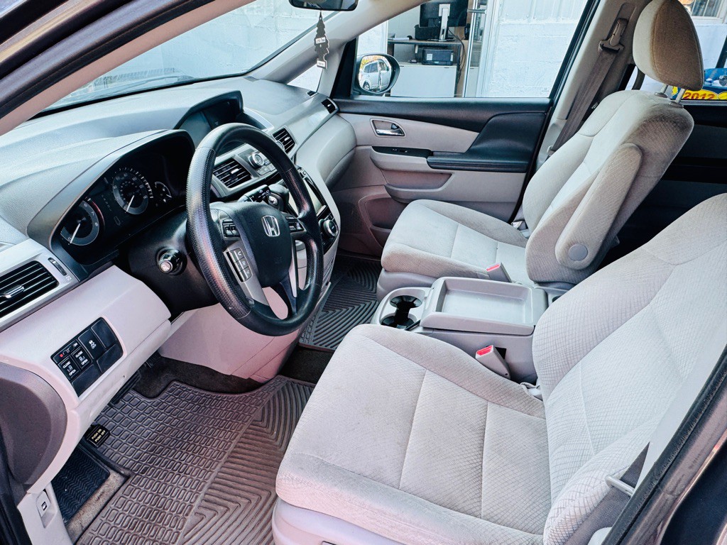 2016 Honda Odyssey Image 10
