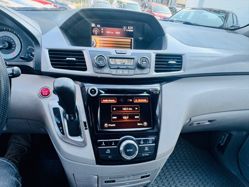 2016 Honda Odyssey Image 17