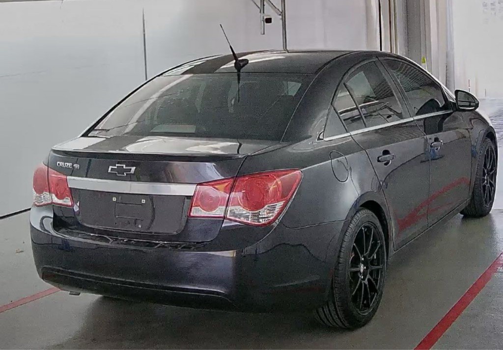 2013 Chevrolet Cruze Image 3