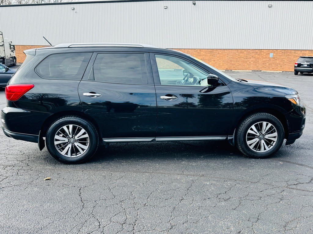 2017 Nissan Pathfinder Image 6