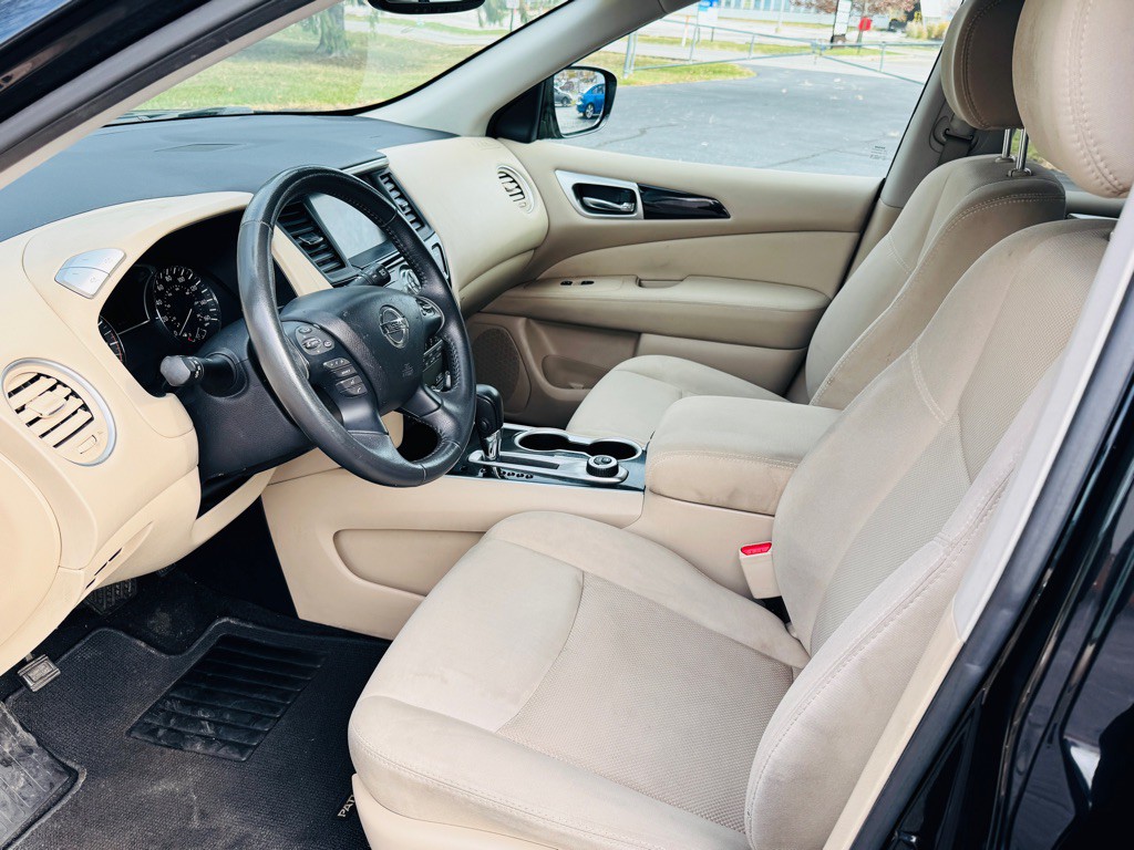 2017 Nissan Pathfinder Image 10