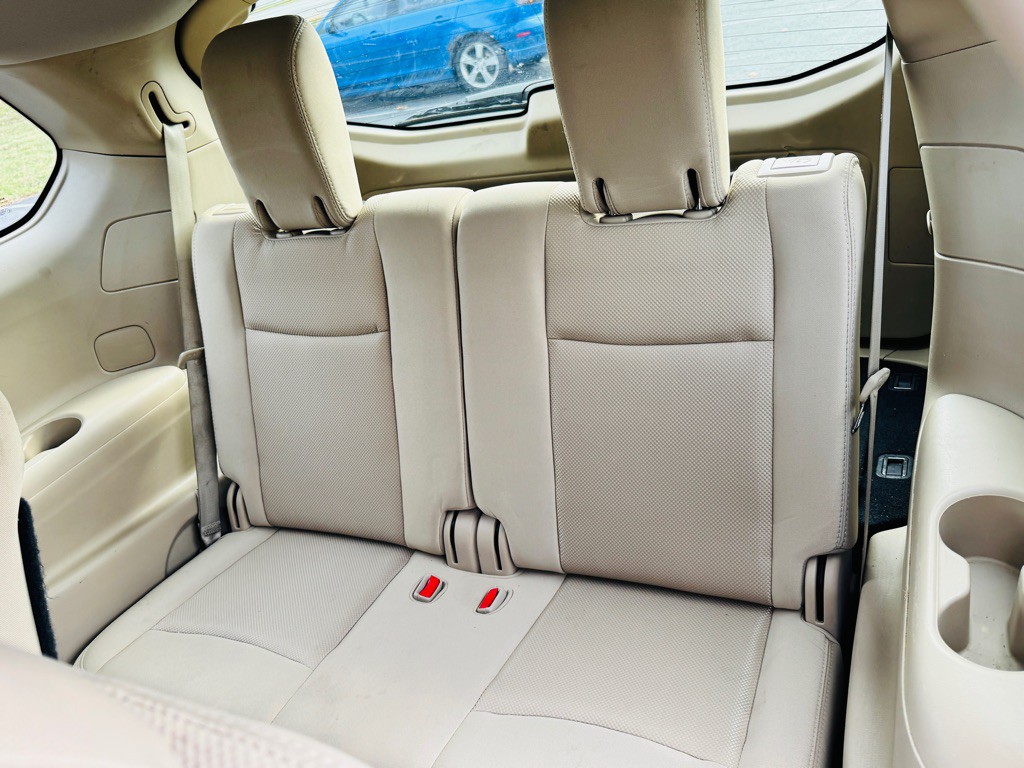 2017 Nissan Pathfinder Image 12