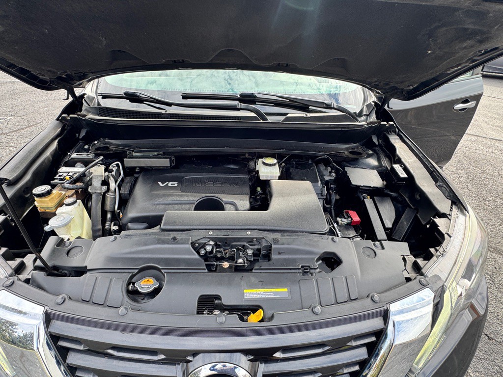 2017 Nissan Pathfinder Image 16