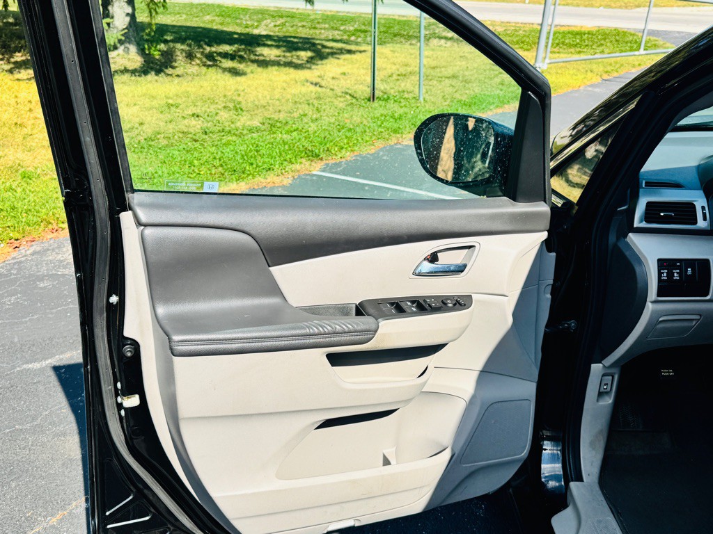 2017 Honda Odyssey Image 9