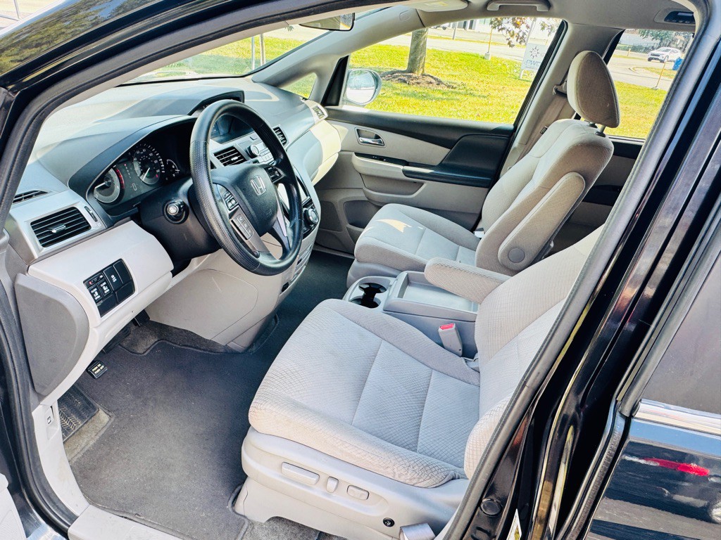 2017 Honda Odyssey Image 10
