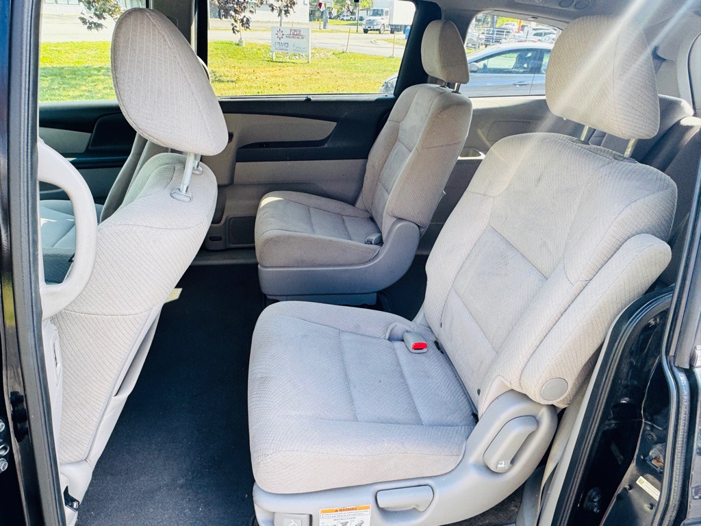 2017 Honda Odyssey Image 11