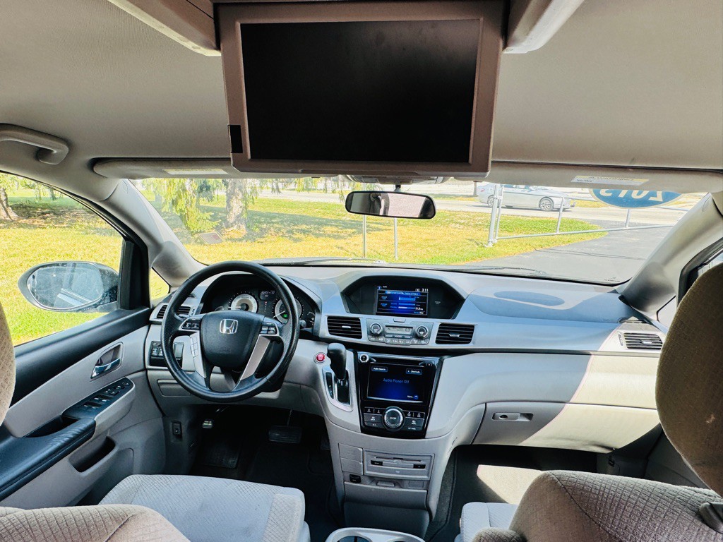 2017 Honda Odyssey Image 15