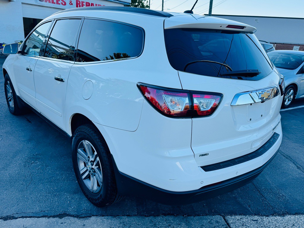 2015 Chevrolet Traverse Image 3