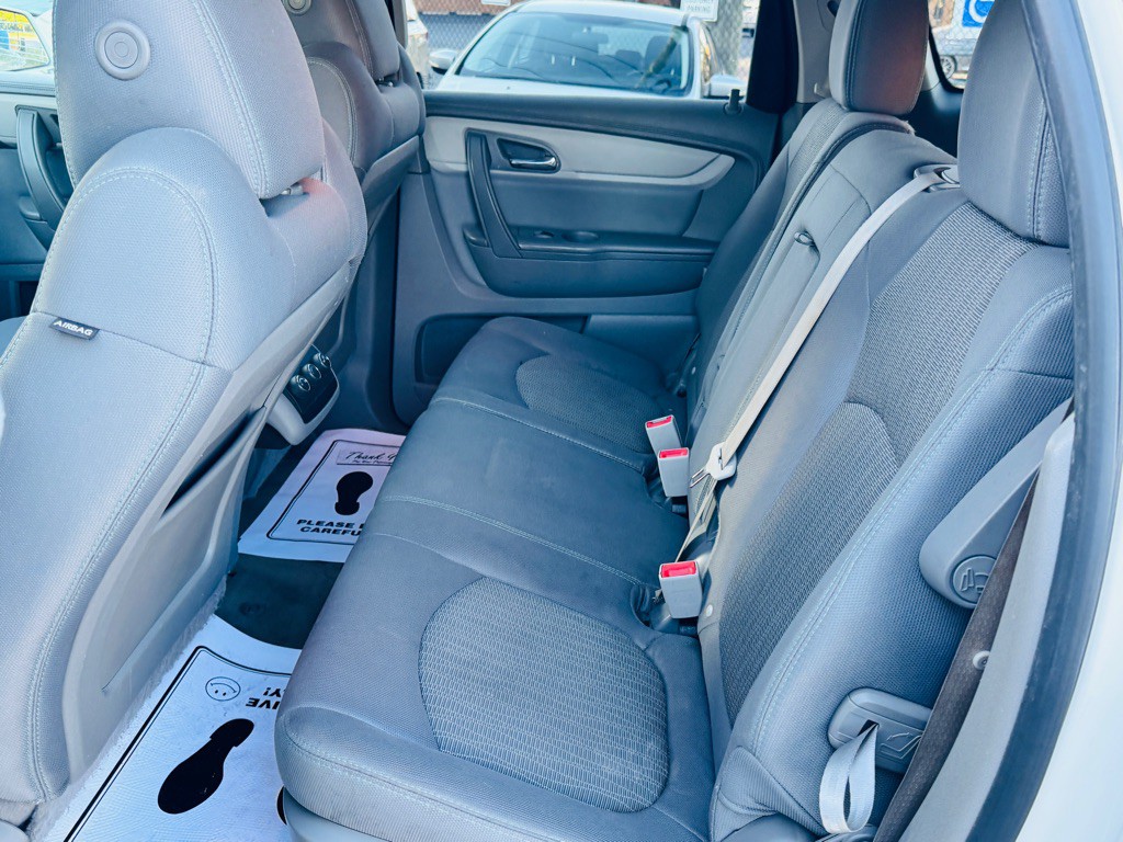 2015 Chevrolet Traverse Image 12