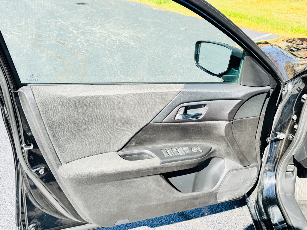 2013 Honda Accord Image 9