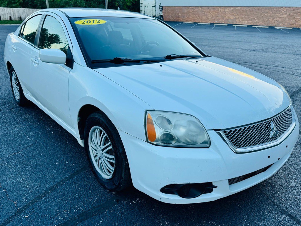 2012 Mitsubishi Galant Image 1